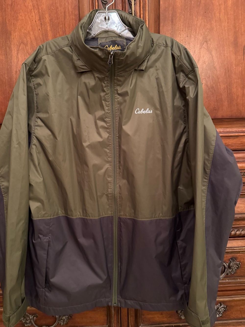Cabela’s wind and rain repel jacket Large